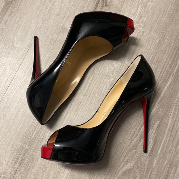 Louboutin Black Patent Very Prive Pumps Heels - 38 - Picture 5 of 12